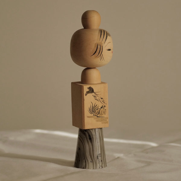 KOKESHI VINTAGE SOUVENIR DE UNZEN / 26,5 CM