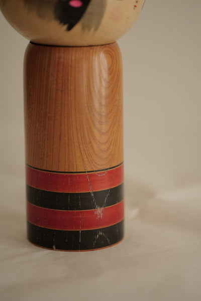 KOKESHI VINTAGE PAR TAKASHI AKINORI / 24 cm