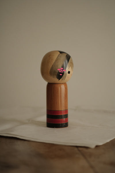 KOKESHI VINTAGE PAR TAKASHI AKINORI / 24 cm