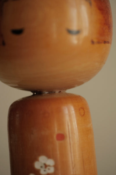 KOKESHI VINTAGE PAR YAMAGISHI UMEYOSHI / 25 CM