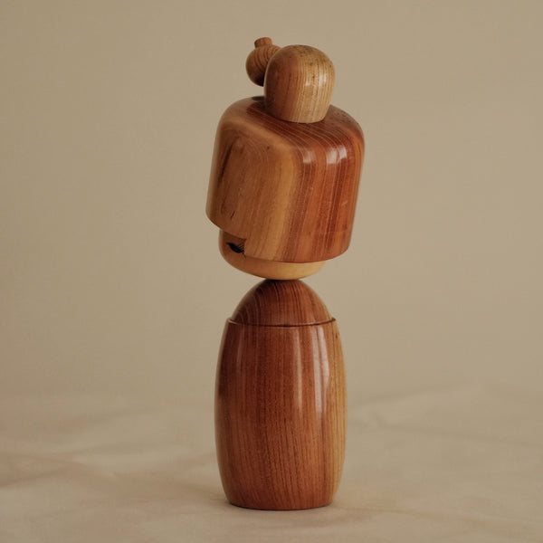KOKESHI VINTAGE PAR SATO MASUO / 27 CM