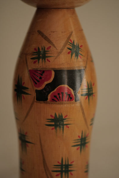 KOKESHI VINTAGE PAR YAMAGISHI UMEYOSHI / 33,5 CM