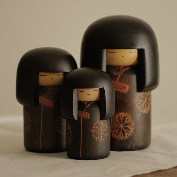 KOKESHI VINTAGE PAR SANSAKU SEKIGUCHI / MASSIVE / 21 CM