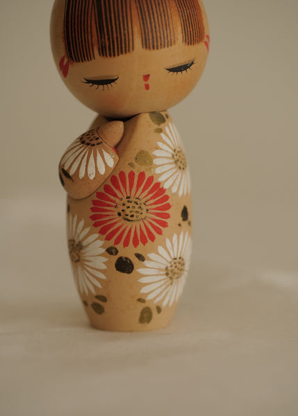 KOKESHI VINTAGE PAR RYOKA AOKI / 17 CM