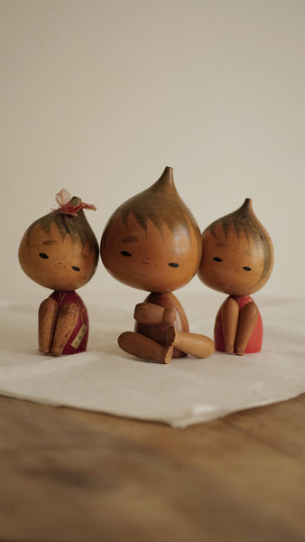 KOKESHI VINTAGE PAR TAKAMIZAWA KAZUO/ 17 CM