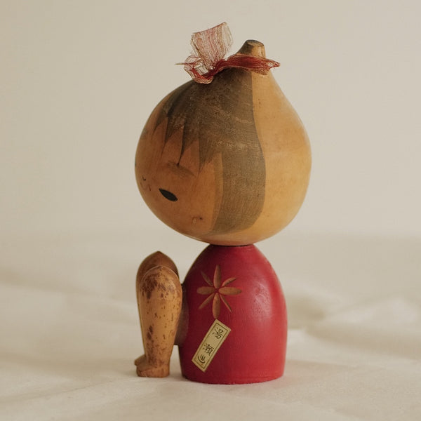 KOKESHI VINTAGE PAR TAKAMIZAWA KAZUO/ 17 CM / réservée pour Christine :-)