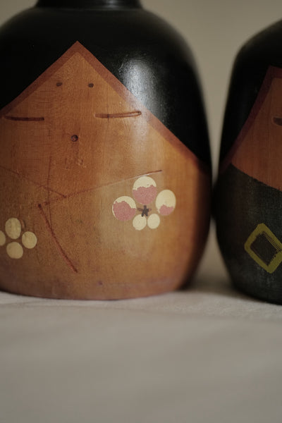 COUPLE DE KOKESHI VINTAGE PAR SANPEI YAMANAKA / 10,5 CM