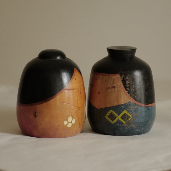 COUPLE DE KOKESHI VINTAGE PAR SANPEI YAMANAKA / 10,5 CM