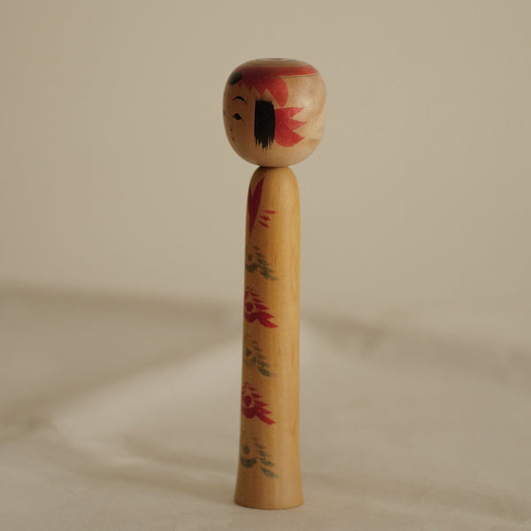 KOKESHI YAJIRO VINTAGE PAR KOSEKI SACHIO / 18,5 CM