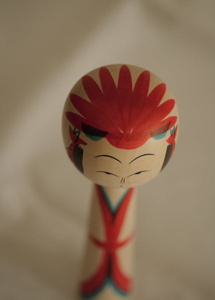 KOKESHI VINTAGE YAJIRO PAR TAKADA TOSHIO / 24,5 CM
