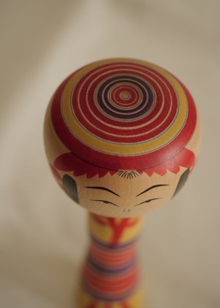 KOKESHI VINTAGE YAJIRO PAR YOKOYAMA MIZUKI / HOCHET / 24,5 CM