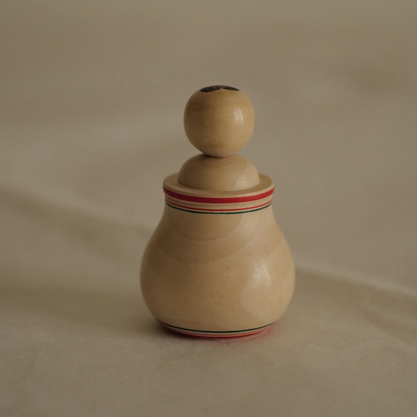 KOKESHI NEMARIKO VINTAGE PAR SATO MINORU / 8 CM