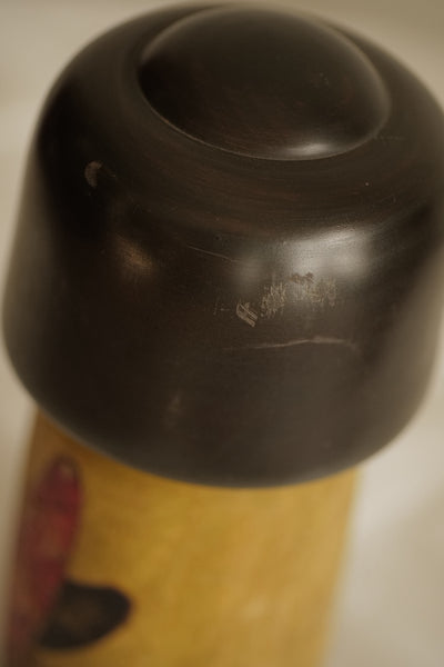 KOKESHI VINTAGE PAR YUJI KAWASE / AVEC SA TABLETTE