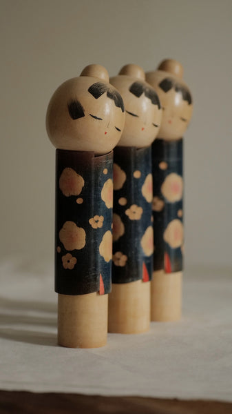 KOKESHI VINTAGE PAR SATO SUIGAI / 24 CM