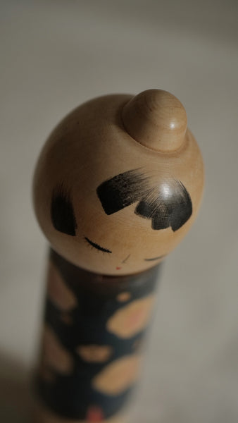 KOKESHI VINTAGE PAR SATO SUIGAI / 24 CM