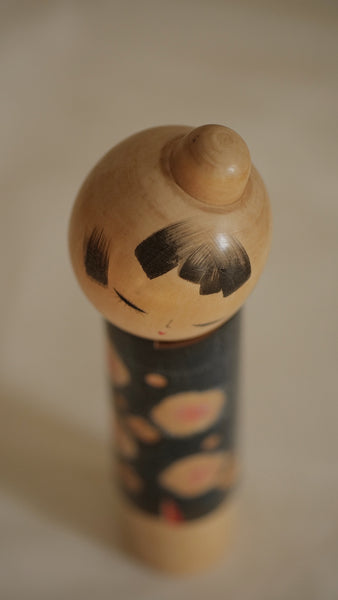 KOKESHI VINTAGE PAR SATO SUIGAI / 24 CM