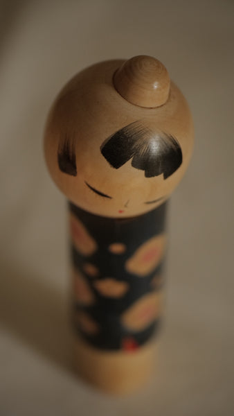 KOKESHI VINTAGE PAR SATO SUIGAI / 24 CM