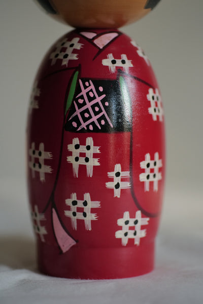 KOKESHI VINTAGE PAR HOSAKA TORAO / AVEC SA BOÎTE / 26 CM