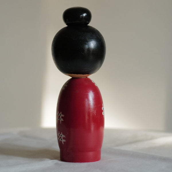 KOKESHI VINTAGE PAR HOSAKA TORAO / AVEC SA BOÎTE / 26 CM