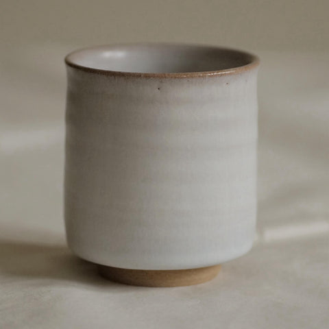 TASSE BLANC CASSÉ / TSUTSUMI-YAKI / KENBA KILN